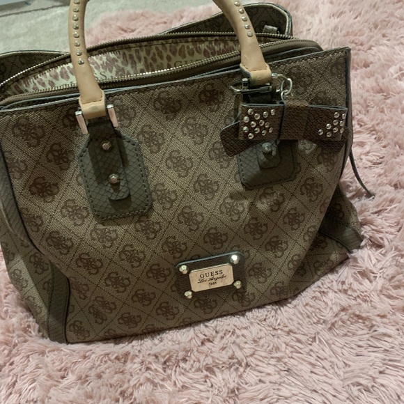 Guess Satchel/ crossbody Handbag - Picture 1 of 4